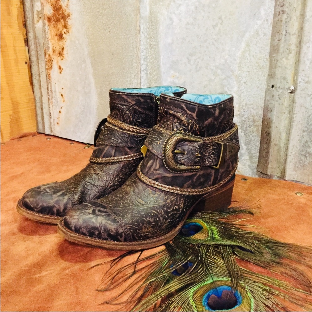 Coral cowboy boots